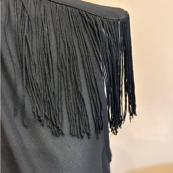 BCBG Eneration Black Fringe Sleeveless Top with Keyhole Detail, Size M - Picture 4 of 9